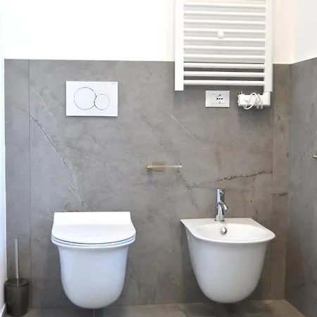 Darsena Ar Holiday Home * Пескьера-дель-Гарда