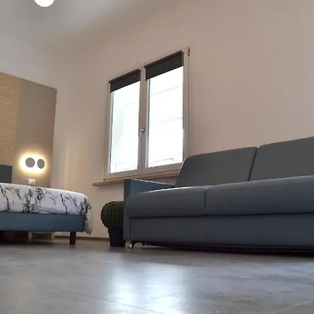 Darsena Ar Holiday Home * Пескьера-дель-Гарда