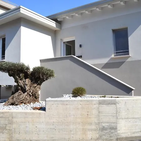 Darsena Ar Holiday Home Апартаменты Пескьера-дель-Гарда